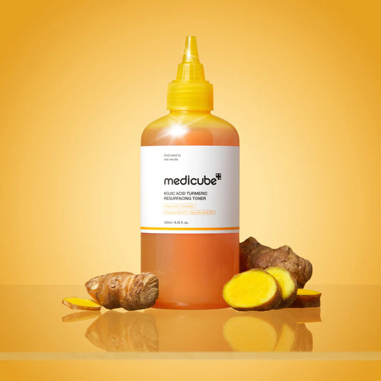 MEDICUBE KOJIC ACID TURMERIC RESURFACING TONER (250ml)