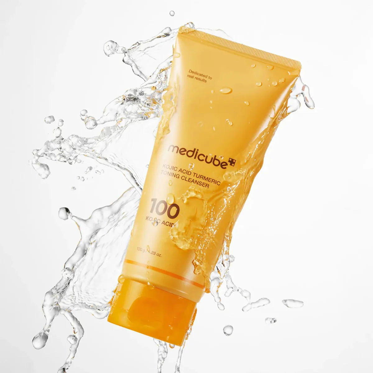NETTOYANT TONIFIANT À L'ACIDE KOJIQUE ET AU CURCUMA MEDICUBE (120 g)