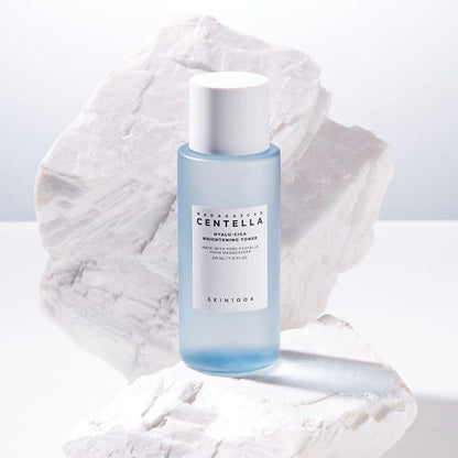 SKIN1004 Madagascar Centella Hyalu-Cica Brightening Toner (210ml)